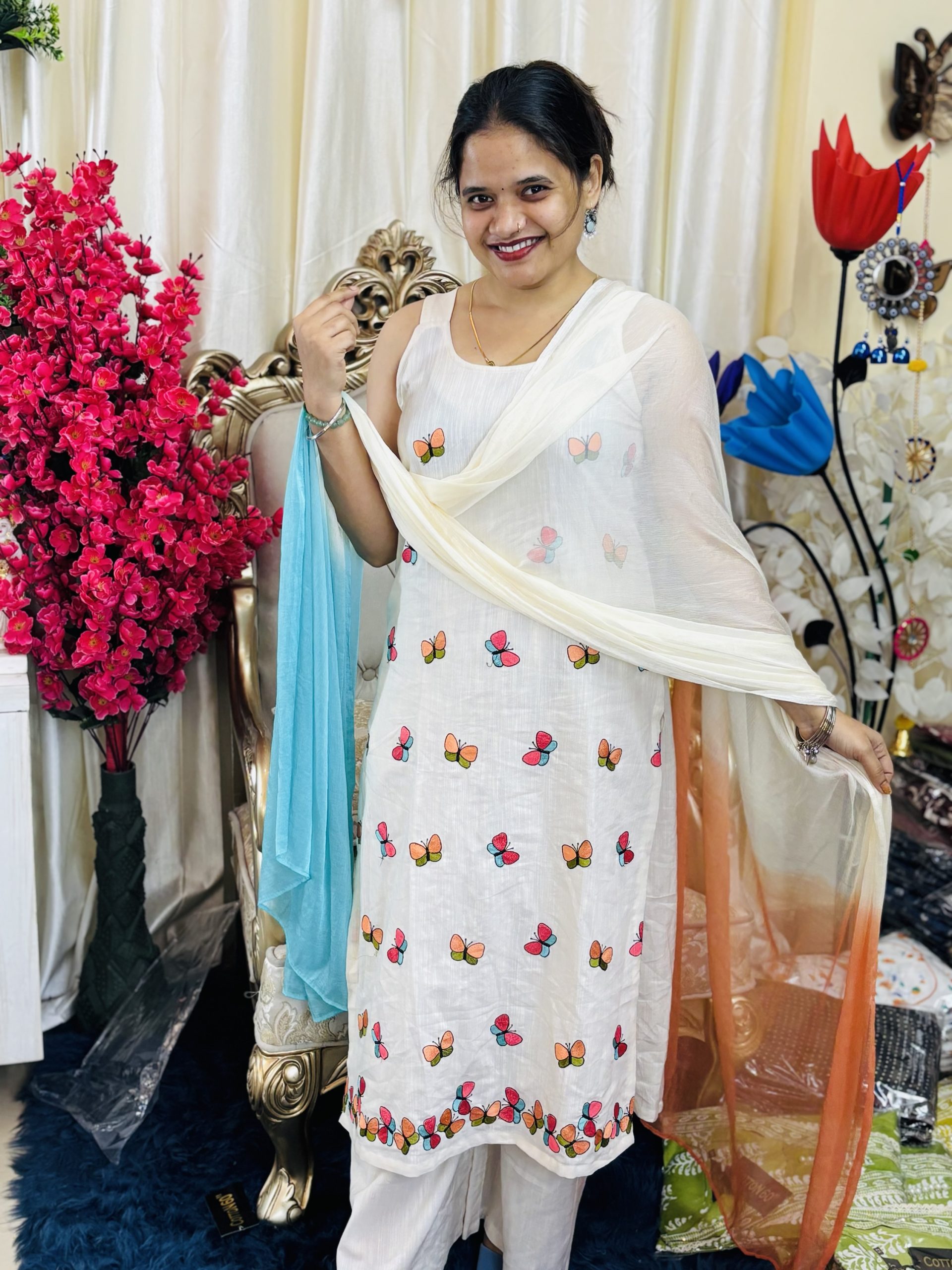 White Pinku titli