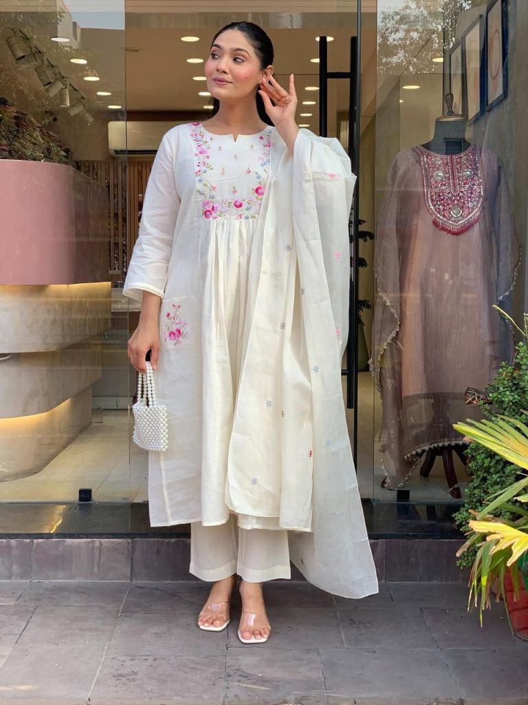 Elegant Ivory Embroidered Set